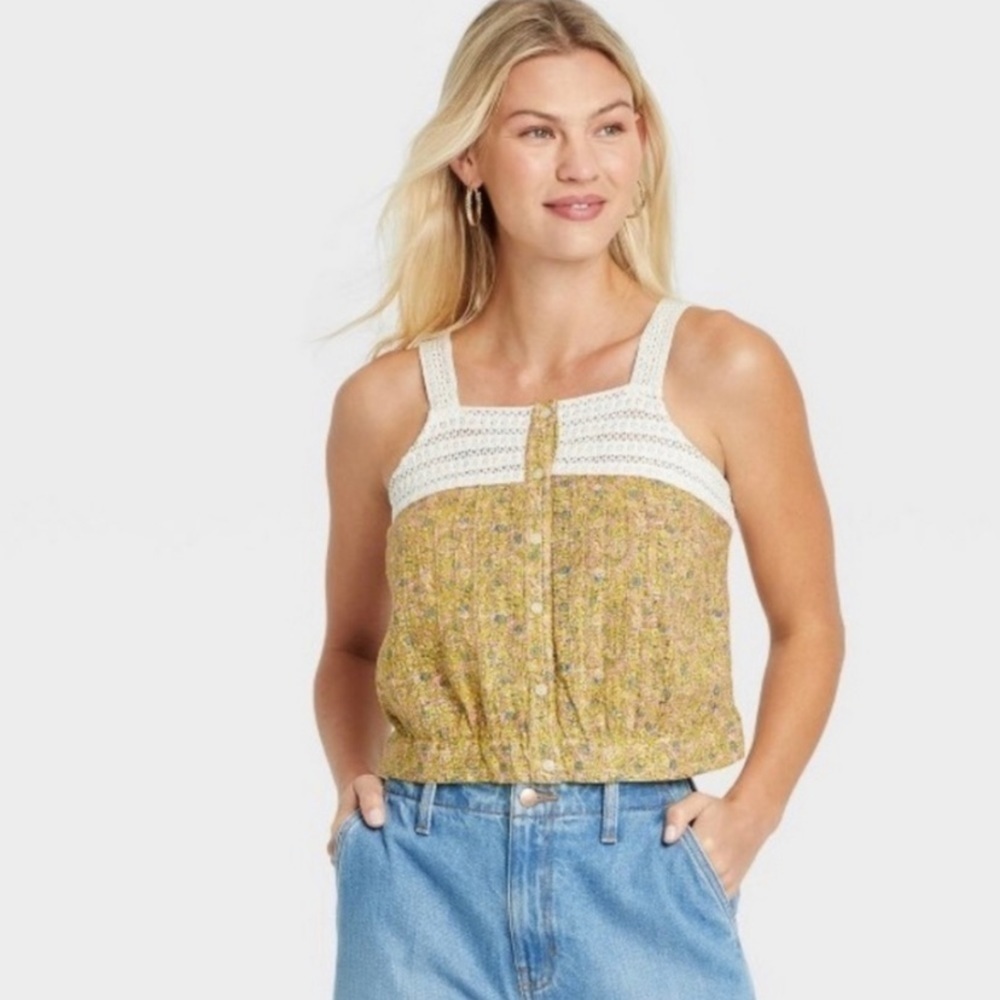 Universal Thread Front Button Crochet Crop Top